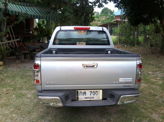 ISUZU 4ประตู เคริ่อง 2500CC เกียร์ธรรมดา ปี2005 ระบบไฟฟ้าทั้งคัน เลขไมค์260000กว่า รถไม่เคยชนหนัก สภาพเดิม สวย สนใจนัดดูรถได้ รถอยู่เพชรบูรณ์ อ.หล่มเก่า
