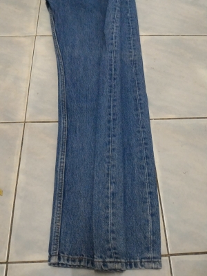 021-ยีนส์Levi's 501 ผ้าทราย ของแท้ มือสอง เอว 34 ยาว 30 เนื้อทรายสวย ตะเข็บสวย