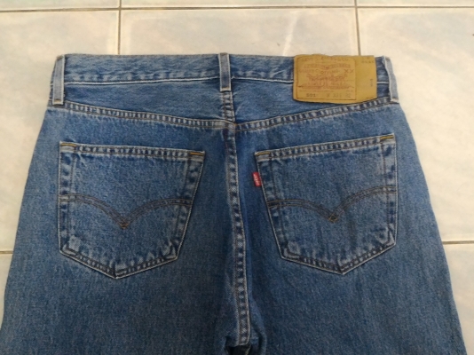 021-ยีนส์Levi's 501 ผ้าทราย ของแท้ มือสอง เอว 34 ยาว 30 เนื้อทรายสวย ตะเข็บสวย