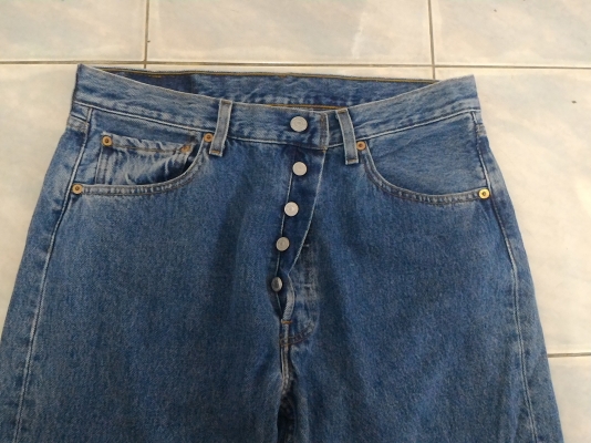 021-ยีนส์Levi's 501 ผ้าทราย ของแท้ มือสอง เอว 34 ยาว 30 เนื้อทรายสวย ตะเข็บสวย