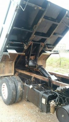 รถอีซูซู 6 ล้อดั้ม NKR 88 แรงม้า. ปี 40.    สนใจติดต่อ  081 - 6079515