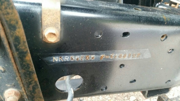 รถอีซูซู 6 ล้อดั้ม NKR 88 แรงม้า. ปี 40.    สนใจติดต่อ  081 - 6079515