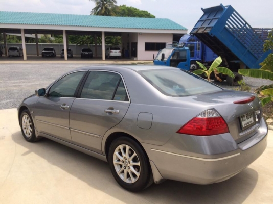 ขาย accord g7 ตัวสุดท้ายไฟท้ายสามเหลี่ยม สีเทา ปี07 เครื่อง K20 รุ่นนี้ออกน้อยหายาก ขาย accord g7 ตัวสุดท้ายไฟท้ายสามเหลี่ยม สีเทา ปี07 เครื่อง K20 รุ่นนี้ออกน้อยหายาก