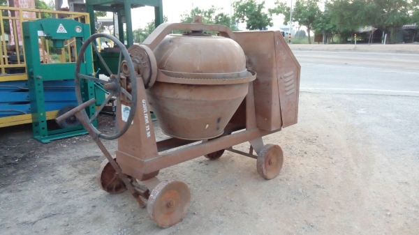 Sell> ขายโม่ผสมปูน โม่ลูกข่าง เฟืองยังไม่สึกแม้แต่น้อย ใช้งานครั้งเดียวจริงๆ เป็นของราชการ สภาพสวยไม่มีที่ติ เห็นแล้วเดินหนีไม่ออก