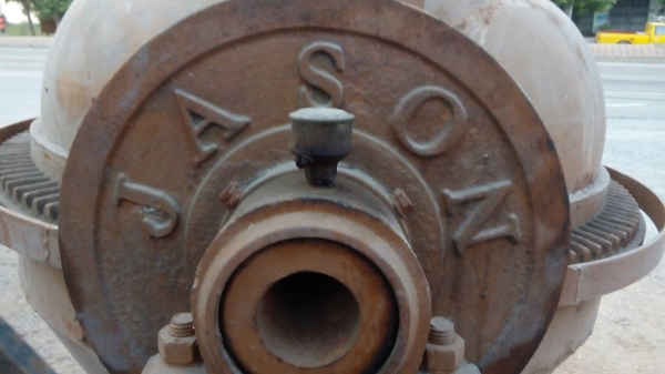 Sell> ขายโม่ผสมปูน โม่ลูกข่าง เฟืองยังไม่สึกแม้แต่น้อย ใช้งานครั้งเดียวจริงๆ เป็นของราชการ สภาพสวยไม่มีที่ติ เห็นแล้วเดินหนีไม่ออก