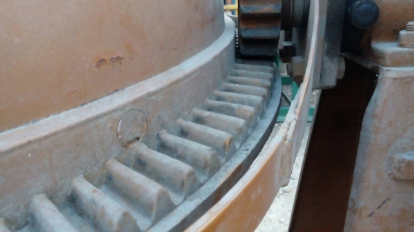 Sell> ขายโม่ผสมปูน โม่ลูกข่าง เฟืองยังไม่สึกแม้แต่น้อย ใช้งานครั้งเดียวจริงๆ เป็นของราชการ สภาพสวยไม่มีที่ติ เห็นแล้วเดินหนีไม่ออก