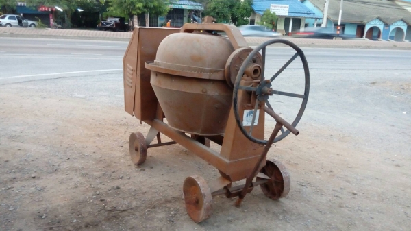 Sell> ขายโม่ผสมปูน โม่ลูกข่าง เฟืองยังไม่สึกแม้แต่น้อย ใช้งานครั้งเดียวจริงๆ เป็นของราชการ สภาพสวยไม่มีที่ติ เห็นแล้วเดินหนีไม่ออก