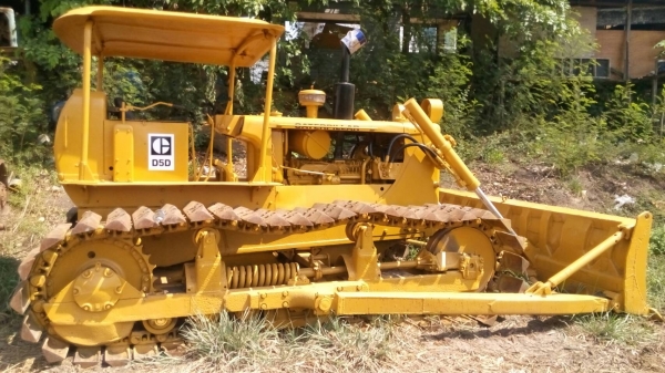 ขายรถแทรกเตอร์ CAT-D-5 D ตีนเป็ดสภาพสวย ช่วงล่างเช็คใหม่หมดรถพร้อมใช้งานครับ
