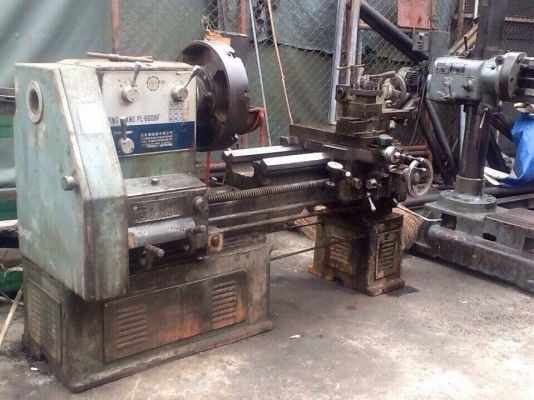 ขายด่วน..!!!...เครื่องกลึงไต้หวัน 5ฟุต3เพลา สวิงได้900 รูเพลา 3นิ้ว 4จับ20นิ้ว ราคาเบาๆ