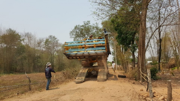 ขายรถเกี่ยวข้าวไอ้หนุ่มไวไฟ ปี55 เครื่องอีซูซุ210เทอร์โบว์ ปั๊ม22ไดกิ้น สภาพสวยพร้อมลงเกี่ยว ขายรถเกี่ยวข้าวไอ้หนุ่มไวไฟ ปี55 เครื่องอีซูซุ210เทอร์โบว์ ปั๊ม22ไดกิ้น สภาพสวยพร้อมลงเกี่ยว