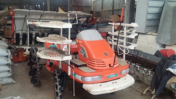 ขายรถดำนา คูโบต้า 6 แถว spa 6