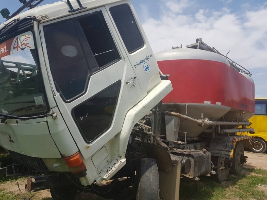 รถฟูโซ่พร้อมเต้าปูนปั๊มลมครบชุด