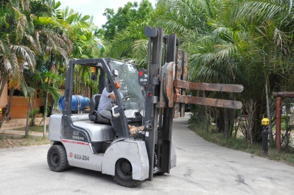 ((ลดกระหน่ำ))ขายFORKLIFT NISSAN FG25 ใหม่สุด(2.5ตัน)(งาหมุน) เสา3เมตร สวยเดิมจากญี่ปุ่น ยังไม่เคยใช้ในไทย 199,000เท่านั้น!!