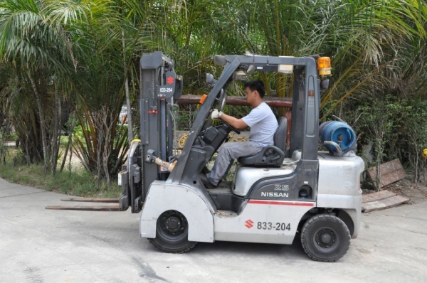 ((ลดกระหน่ำ))ขายFORKLIFT NISSAN FG25 ใหม่สุด(2.5ตัน)(งาหมุน) เสา3เมตร สวยเดิมจากญี่ปุ่น ยังไม่เคยใช้ในไทย 199,000เท่านั้น!!
