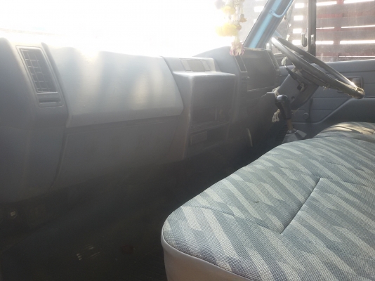 ขาย 6  isuzu NKR 110แรง รถห้างแท้ เกียร์สั้นแท้ ปี38 ตัวสุดท้าย สวยๆ ยกหัวได้ เครื่องดีมาก แห้งๆ ไม่มีเยิ้ม ยางสวยๆ6เส้น แชสซีสสวยเดิมทั้งเส้น ช่วงล่างแน่น ซื้อไปใช้งานได้ลย เล่มทะบียนพร้อมโอนทั่วไทย