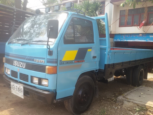 ขาย 6  isuzu NKR 110แรง รถห้างแท้ เกียร์สั้นแท้ ปี38 ตัวสุดท้าย สวยๆ ยกหัวได้ เครื่องดีมาก แห้งๆ ไม่มีเยิ้ม ยางสวยๆ6เส้น แชสซีสสวยเดิมทั้งเส้น ช่วงล่างแน่น ซื้อไปใช้งานได้ลย เล่มทะบียนพร้อมโอนทั่วไทย