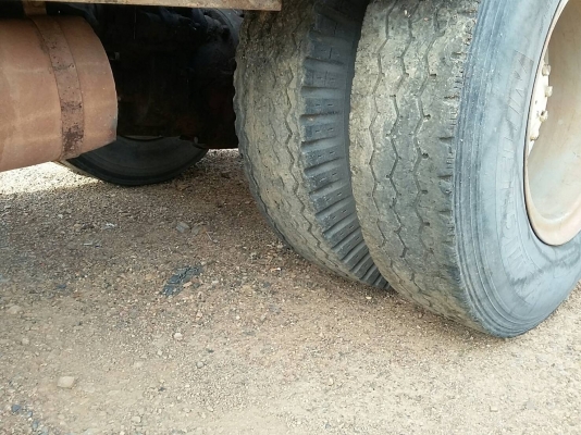 ฟรีดาวน์ISUZU GXZ320/ปี47(วางเครื่องจีน)หางสามมิตร2เพลาไม่ดั้ม