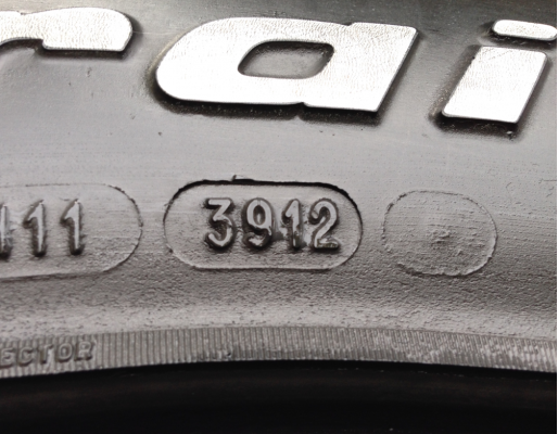 ยาง All BF Goodrich 285 65 18 ปลายปี12 ดอกเต็มติดหนวดใช้งานน้อย ราคาไม่แพง