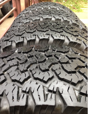 ยาง All BF Goodrich 285 65 18 ปลายปี12 ดอกเต็มติดหนวดใช้งานน้อย ราคาไม่แพง