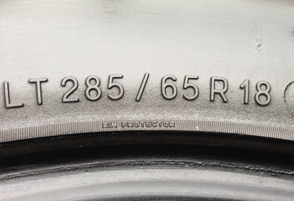 ยาง All BF Goodrich 285 65 18 ปลายปี12 ดอกเต็มติดหนวดใช้งานน้อย ราคาไม่แพง