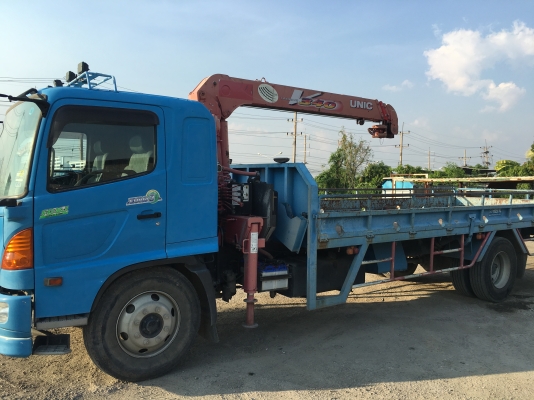 6ล้อHINOติดเครน