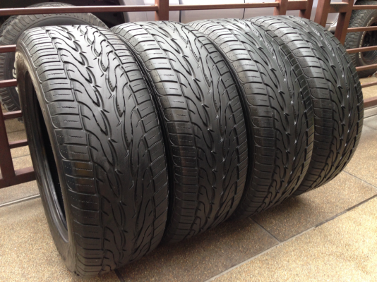 ยาง Toyo 275 55 20 ปลายปี12 ดอกเต็ม ใช้งานน้อย ราคาไม่แพง