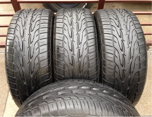 ยาง Toyo 275 55 20 ปลายปี12 ดอกเต็ม ใช้งานน้อย ราคาไม่แพง