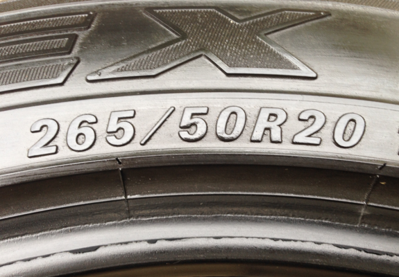 ยาง FALKEN 265 50 20 ปลายปี12 ดอกเต็ม ใช้งานน้อย ราคาไม่แพง