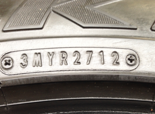 ยาง FALKEN 265 50 20 ปลายปี12 ดอกเต็ม ใช้งานน้อย ราคาไม่แพง