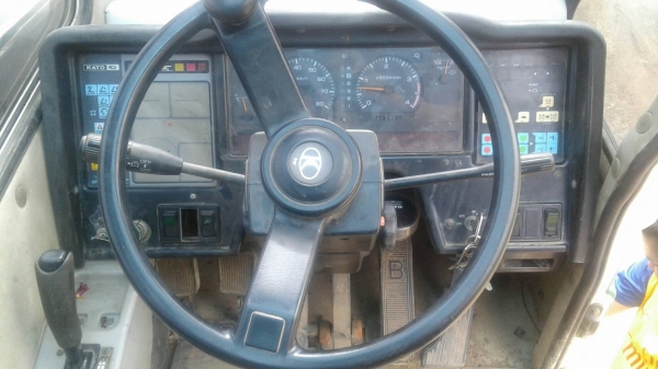 ขายรถเครนKATO KR10HM มีเล่มทะเบียน ขายรถเครนKATO KR10HM มีเล่มทะเบียน