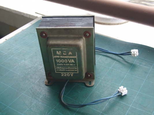 หม้อแปลงไฟจาก 220v ==> 110v  ขนาด 1000VA ของการไฟฟ้านครหลวงครับ