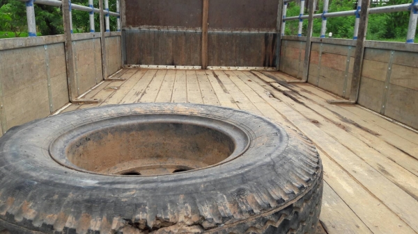 หกล้อ อีซูชุ FSR11H 165พ.เวอร์ ช่วงยาว5.50ม สภาพดีสวยพร้อมใช้ ทะเบียนพร้อมโอย หกล้อ อีซูชุ FSR11H 165พ.เวอร์ ช่วงยาว5.50ม สภาพดีสวยพร้อมใช้ ทะเบียนพร้อมโอย