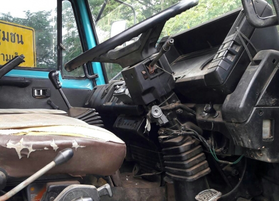 หกล้อ อีซูชุ FSR11H 165พ.เวอร์ ช่วงยาว5.50ม สภาพดีสวยพร้อมใช้ ทะเบียนพร้อมโอย หกล้อ อีซูชุ FSR11H 165พ.เวอร์ ช่วงยาว5.50ม สภาพดีสวยพร้อมใช้ ทะเบียนพร้อมโอย