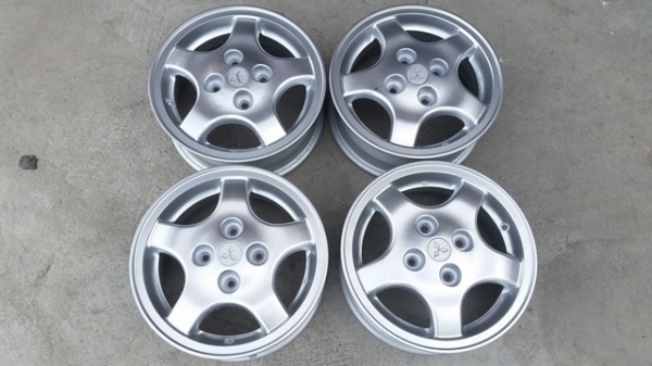 ขายล้อ Mitsubishi  ขอบ13 4รู100  4 ล้อ