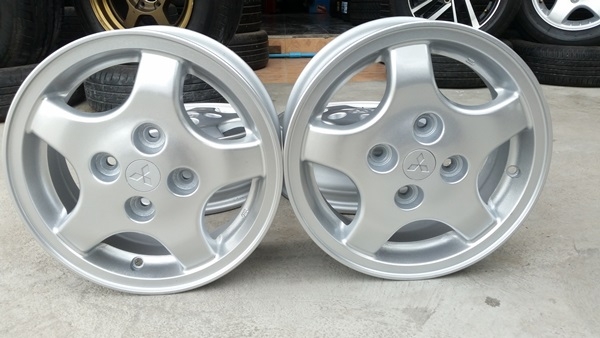 ขายล้อ Mitsubishi  ขอบ13 4รู100  4 ล้อ