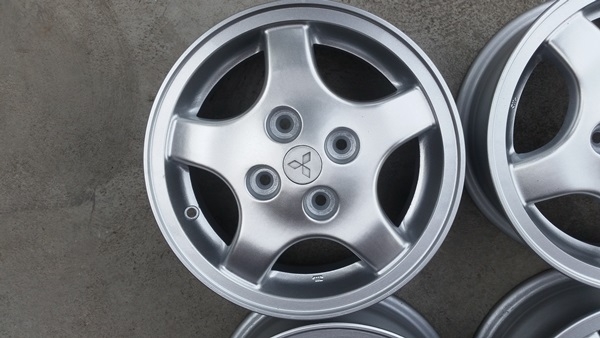 ขายล้อ Mitsubishi  ขอบ13 4รู100  4 ล้อ