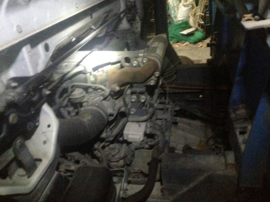 รถอีซูซุ 6 ล้อ NQR ติดเครน 3 ตัน. / 175 แรงม้า.  ปี 50.     สนใจติดต่อ  081 - 6079515