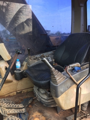 ขาย Cat320c เล่มทะเบียน มี 2 คัน 18000 ชม ดูได้ที่ลาดหลุมแก้ว