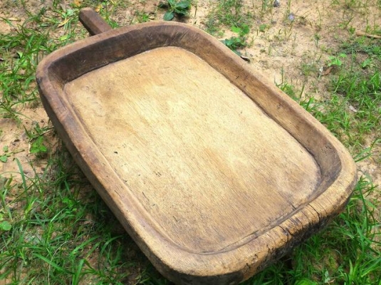 กระโบมโบราณตัวใหญ่ T01 งานแกะสลักมือ ใช้ส่ายข้าวเหนียวน้ำหนักมาก งานไม้อิสานใต้แท้ มีชิ้นเดียวในโลก