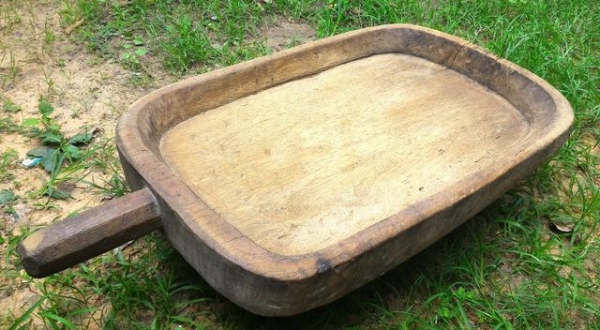 กระโบมโบราณตัวใหญ่ T01 งานแกะสลักมือ ใช้ส่ายข้าวเหนียวน้ำหนักมาก งานไม้อิสานใต้แท้ มีชิ้นเดียวในโลก