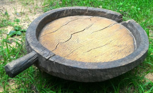 กระโบมโบราณตัวใหญ่ T02 งานแกะสลักมือ ใช้ส่ายข้าวเหนียว น้ำหนักมาก งานไม้อิสานใต้แท้ มีชิ้นเดียวในโลก