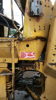 รถตักล้อยาง 910 - กรองเดียว 40Y - รถพร้อมใช้ แต่ - รถเบรกไม่อยู่ ต้องทำ - เก็บเบรกนิดหน่อย