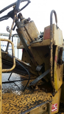 รถตักล้อยาง 910 - กรองเดียว 40Y - รถพร้อมใช้ แต่ - รถเบรกไม่อยู่ ต้องทำ - เก็บเบรกนิดหน่อย