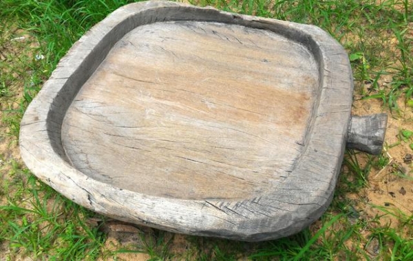 กระโบมโบราณตัวใหญ่ T03 งานแกะสลักมือ ใช้ส่ายข้าวเหนียว น้ำหนักมาก งานไม้อิสานใต้แท้ มีชิ้นเดียวในโลก