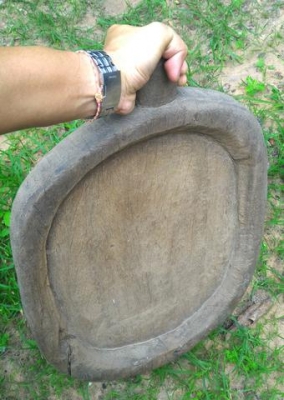 กระโบมโบราณตัวใหญ่ T04 งานแกะสลักมือ ใช้ส่ายข้าวเหนียว น้ำหนักมาก งานไม้อิสานใต้แท้ มีชิ้นเดียวในโลก