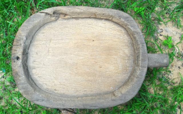 กระโบมโบราณตัวใหญ่ T04 งานแกะสลักมือ ใช้ส่ายข้าวเหนียว น้ำหนักมาก งานไม้อิสานใต้แท้ มีชิ้นเดียวในโลก