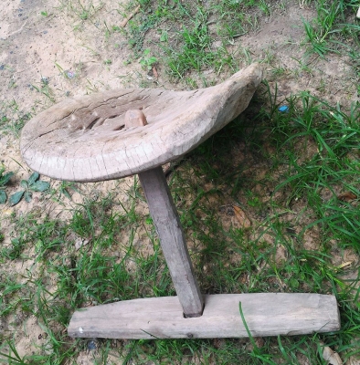 ไม้รองฟาดข้าวโบราณขนาดใหญ่ อายุ 100ปี แข็งแรง สลักมือแท้ไม้ธรรมชาติ งานอิสานโบราณแท้