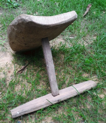 ไม้รองฟาดข้าวโบราณขนาดใหญ่ อายุ 100ปี แข็งแรง สลักมือแท้ไม้ธรรมชาติ งานอิสานโบราณแท้