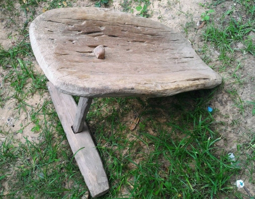 ไม้รองฟาดข้าวโบราณขนาดใหญ่ อายุ 100ปี แข็งแรง สลักมือแท้ไม้ธรรมชาติ งานอิสานโบราณแท้