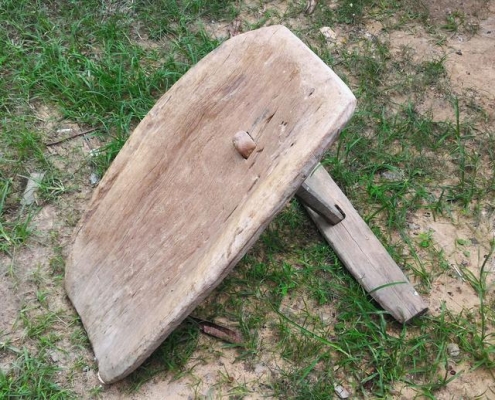 ไม้รองฟาดข้าวโบราณขนาดใหญ่ อายุ 100ปี แข็งแรง สลักมือแท้ไม้ธรรมชาติ งานอิสานโบราณแท้